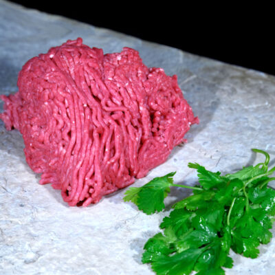 Lean Ground Beef (85%) This box includes 10 x 1 lb vacuum packs of lean 85% ground beef — a perfect balance of flavour and leanness. Ideal for any recipe, meal prep & perfect for feeding the family.