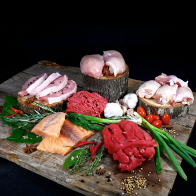 Not sure which box is right for you? Le Sampler offers a curated mix of smaller cuts, giving you the chance to taste, test, and discover what your family loves most.