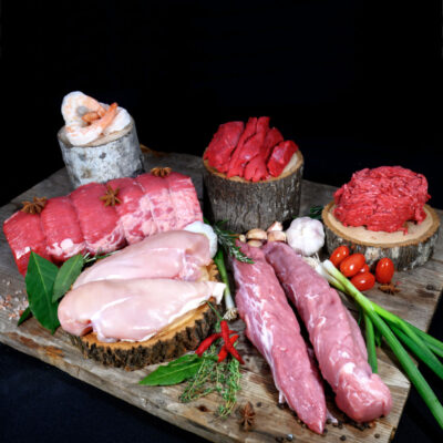 Pure Lean Our go-to box for lean, low-fat cuts of premium meat — packed with high-quality protein to keep flavours high and fat low — support strength, recovery, and balanced nutrition. Clean fuel for strong results. Food Stylist Renee Desautels, Glengarry Traditions Photo by Jeff Poissant